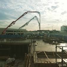 もうひとつの保育園 コンクリートの打設 朝から夕方まで１日かけてコンクリート打設でした はたらく車 車 コンクリート 工事車両 ポンプ車 建築現場 architectures 建設機械 建築 はたらくくるま コンクリートミキサー車 工事中 建築 bay bridge travel