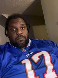 Brandon Royster Sr. (@glaze3one) • Instagram photos and videos