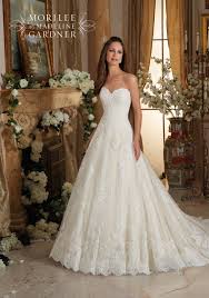 Prenota la tua prova abito nei nostri atelier di monza, varese, bergamo, bologna, bari, london. Outlet A Milano Abiti Da Sposa Da Campionari E Fine Serie A Partire Da 490