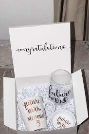 Pin By Wendy Pasmans On Wedding Planning In 2020 Engagement Gift Boxes Engagement Gifts Personalized Brides Gifts