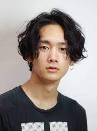 厳選 男性髪型カタログ 最新スタイルで かっこいい を追求せよ bangs バングス 髪型 メンズヘアスタイルミディアム ヘアカット