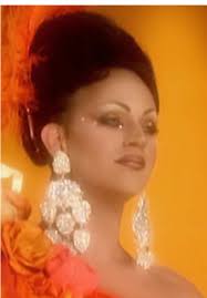 First Queen Enters the Werk Room in Drag Race HERSTORY