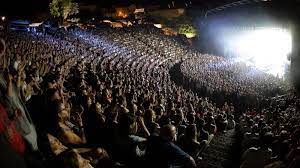 Ce théâtre romains du parc archéologique de fourvière est doté d'une acoustique vraiment incroyable et en plus en plein air, ce qui donne une ambiance vraiment géniale!! Nuits De Fourviere Festival World Class Shows For All Tastes In Lyon