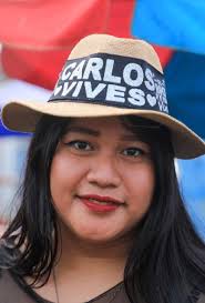 🇸🇻 FANÁTICOS DE CARLOS VIVES YA SE ENCUENTRAN LOSTAS PARA DISFRUTAR DEL  CONCIERTO Esta noche, en el Complejo del Estadio Cuscatlán, se presentará  el cantante colombiano Carlos Vives, donde los fanáticos ya