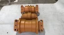 D20 D21 D30 D31 D40 D41 D50 D53 Bulldozer Track Roller Excavator  Undercarriage Spare Parts Bottom Roller Lower Roller