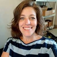 Dana Munn's Instagram, Twitter & Facebook