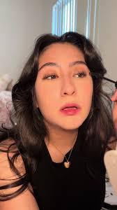 the hair was hairing! 💌💋🫐 #grwm #makeup #hair #heatlessblowout #ski...