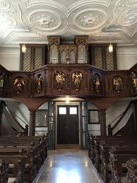 Aber wer genau hat frei und was steckt eigentlich dahinter? Pfarrkirche Maria Himmelfahrt Memmelsdorf