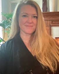 Cynthia Holmes's Instagram, Twitter & Facebook