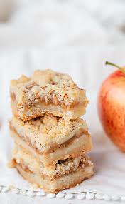 Caramel Apple Pie Bars For A Crowd One Armed Mama Apple Pie Bars Pie Bar Recipes Apple Pie