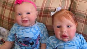 Happy Thursday! Change & Chat with Cameron by Laura Tuzio Ross 💙  #reborncommunity #reborn