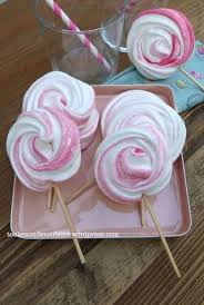 Je Deteste Le Gaspillage Je Garde Donc Toujours Precieusement Mes Blanc D Oeufs Quand J Ai Fait Une Creme Anglaise O Recette Meringue Meringue Sucettes Bonbon