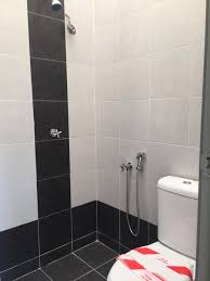 Bilik ke 4 disediakan oleh pemaju berfungsi sebagai bilik tetamu atau bilik setor jadi ianya tidaklah besar sangat. Ubahsuai Tandas Dapur Selangor Kl Home Facebook