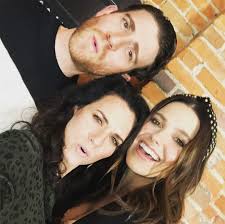 The Cast of One Tree Hill Reunited Over the Weekend, and Now I Need to  Marathon All 9 Seasons