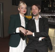 Hrál v brněnských divadlech polárka, v divadelním studiu jamu marta, divadlo v 7 a půl. Vaclav Neuzil O Dejvickem Divadle Nas Humor Je Mnohym Neprijemny Blesk Cz