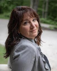 Kelly Buckmaster's Instagram, Twitter & Facebook