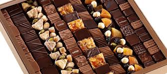 Boite Geante De Chocolats Chocolat Boite Chocolat Alimentation