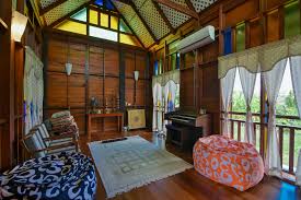 Seorang penghuni rumah melayu melaka di sini, endon said, 73, berkata, rumah yang didiami sejak lahir itu sering dikunjungi pelancong. Rumah Kayu Melayu Ini Antara Homestay Cool Anda Boleh Sewa Di Melaka Pada Harga Rm150