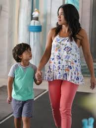 She started performing at age seven with the salsa dance company fantasia juvenil. Bild Zu Gina Rodriguez Bild Gina Rodriguez Filmstarts De