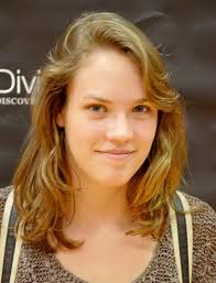 Kendra Waddell's Instagram, Twitter & Facebook