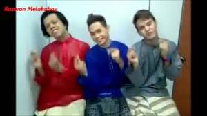 Sila on caption untuk lirik lagu raya dayangku intan senandung hari raya untukmu lirik ku senandungkan lagu untuk mu yang jauh di mata daku kirimkan kasih di angin lalu semoga kan hilang rasa. Chords For Parody Senandung Hari Raya Rje