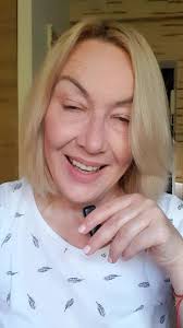 Zawsze jest za wcześnie na rezygnacje z ŻYCIA! 😭 , Jakie jest Twoje zdanie  na ten temat? Podziel się nią w komentarzach! ✨, Pozdrawiam ciepło, Beata  😍, #życie #coaching #rozwójosobisty