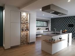 Mettre du parquet dans la cuisine c'est possible avec notre parquet de vinyle résistant à l'eau. Quel Parquet Choisir Pour Une Cuisine De Charme Arthur Bonnet