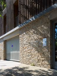 Facade En Gneiss De Saint Yrieix A Nantes Architecture Traditionnelle Batiment Maisons Contemporaines