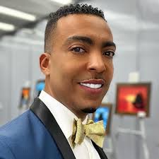 Living Freedom: A Paradigm Shifter's Guide to Ending African American  Genocide: Winfield, Dr Paul T: 9781539878322: Amazon.com: Books