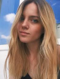 Timberlake is a natural beauty, no questions asked. Naturally Beautiful Prettygirls