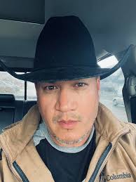 Single, 35, located in the St.Clair area. 24/7 single dad. I've been out of  the dating scene a few years by choice. Getting back in is another thing  though 😂