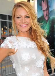 To the left of the part section out a small bit of hair & make a small braid. 50 Best Hippie Hairstyles