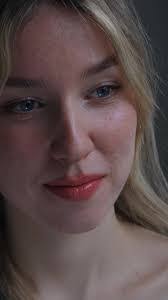 Sophie Askew's Instagram, Twitter & Facebook