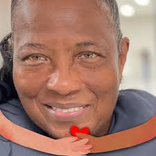 Do pineapples use the crowns to absorb water and/or nutrients?