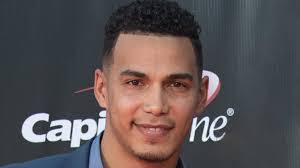 Daniel Diggins's Instagram, Twitter & Facebook