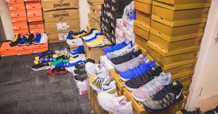 Get the best deal for golden state warriors nba shoes from the largest online selection at ebay.com. You Won T Believe How Many Sneakers The Golden State Warriors Travel With Weartesters