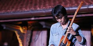 Sekarang posisi drum digantikan oleh brian yang resmi menjadi drummer sheila on 7. Menguak Rahasia Sound Gitar Eross Candra So7 Zonagitar Net Majalah Gitar Online Indonesia