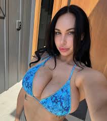 Gracex9000 - Free pics, galleries & more at Babepedia