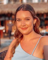 Alyssa Gendron's Instagram, Twitter & Facebook