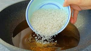 小穎美食 大米放進滾燙的油鍋中 5秒變美食 連吃6天都不膩 營養解饞 youtube in 2021 asian desserts cooking and baking snack recipes