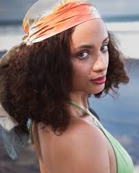 Who can collaborate for a tropical beach vibe photoshoot in Canggu, Bali?