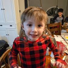 Kathy Hassell's Instagram, Twitter & Facebook