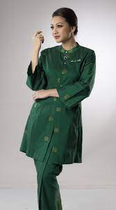 Kumpulan model kebaya modern terbaru, model kebaya wisuda, kebaya muslim, kebaya pernikahan, kebaya perkawinan, kebaya muslim dian pelangi, kebaya jawa, kebaya anak muda, kebaya pertunangan, model kebaya modis terbaru, trend baju kebaya modern. Baju Kurung Kebaya Labuh Salikin Sidek Model Pakaian Model Pakaian Muslim Wanita