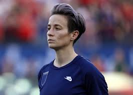 Megan rapinoe is a powerful player for the u.s. The U S Women S Soccer Team Staged A Powerful Protest At Their Last Game Glamour