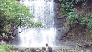 Air terjun yang terletak di kecamatan kanatang, kabupaten sumba timur ini memiliki julukan twin canyon karena memiliki keunikan yang menjadikannya semakin memukau. Air Terjun Bidadari Di Tengah Hutan Edisi 24 Agustus 2019 Palembang Pos
