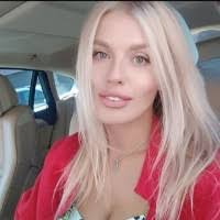 Anna Stracener's Instagram, Twitter & Facebook