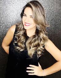 Майте перрони родилась в семье хавьера перрони и майте беорлеги. Maite Perroni Latina Beauty Long Brunette Hair