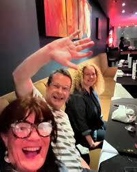 I had a great time catching up with some old work friends last night, at  Tanya's leaving bash 😁🌸💕