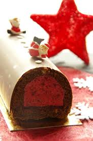 Buche De Noel Fruits Rouges Et Chocolat Le Blog De Novice En Cuisine Buche De Noel Aux Fruits Buche De Noel Recette Buche De Noel