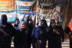 A través de un video, nueve hombres con las caras tapadas y con armas dijeron ser seguidores del sindicalista juan pablo pata medina y amenazaron a un juez, a un fiscal, a sus familiares y. Ytgx6qfm2ucp8m